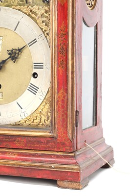 Lot HENRY MOZE, LONDON. A MID 18TH CENTURY SCARLET LACQUER CHINOISERIE QUARTER CHIMING BRACKET CLOCK
