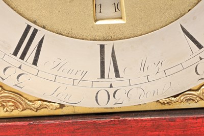 Lot HENRY MOZE, LONDON. A MID 18TH CENTURY SCARLET LACQUER CHINOISERIE QUARTER CHIMING BRACKET CLOCK