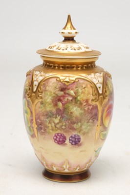 Lot A 20TH CENTURY ROYAL WORCESTER PORCELAIN FRUIT PAINTED POT POURRI VASE AND COVER BY MICHAEL MORRIS