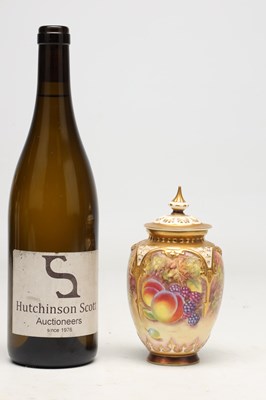 Lot A 20TH CENTURY ROYAL WORCESTER PORCELAIN FRUIT PAINTED POT POURRI VASE AND COVER BY MICHAEL MORRIS
