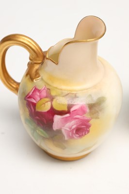 Lot A COLLECTION OF EARLY 20TH CENTURY ROYAL WORCESTER PORCELAIN ROSE SHAPE PIECES