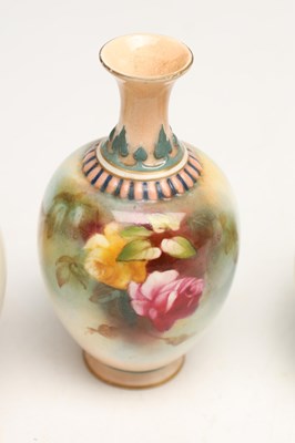 Lot A COLLECTION OF EARLY 20TH CENTURY ROYAL WORCESTER PORCELAIN ROSE SHAPE PIECES