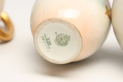 Lot A COLLECTION OF EARLY 20TH CENTURY ROYAL WORCESTER PORCELAIN ROSE SHAPE PIECES