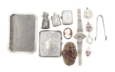 Lot A COLLECTION OF SILVER ITEMS AND COSTUME JEWELLERY