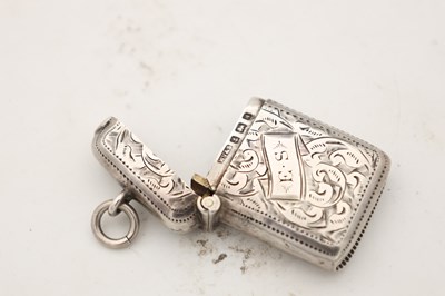 Lot A COLLECTION OF SILVER ITEMS AND COSTUME JEWELLERY