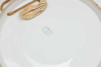 Lot A PAIR OF LATE 19TH CENTURY ROYAL VIENNA PORCELAIN CABINET PLATES