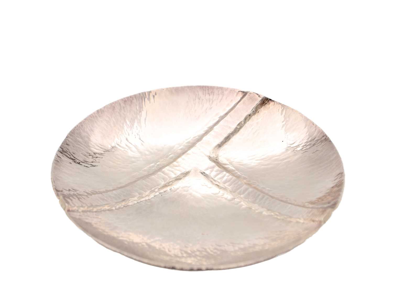 Lot A CONTEMPORARY ENGLISH SILVER TEXTURED DISH BY PHIL JORDAN