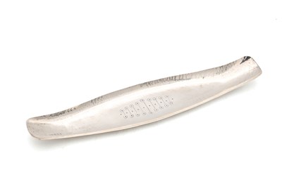 Lot A MID 20TH CENTURY ENGLISH SILVER TRAY