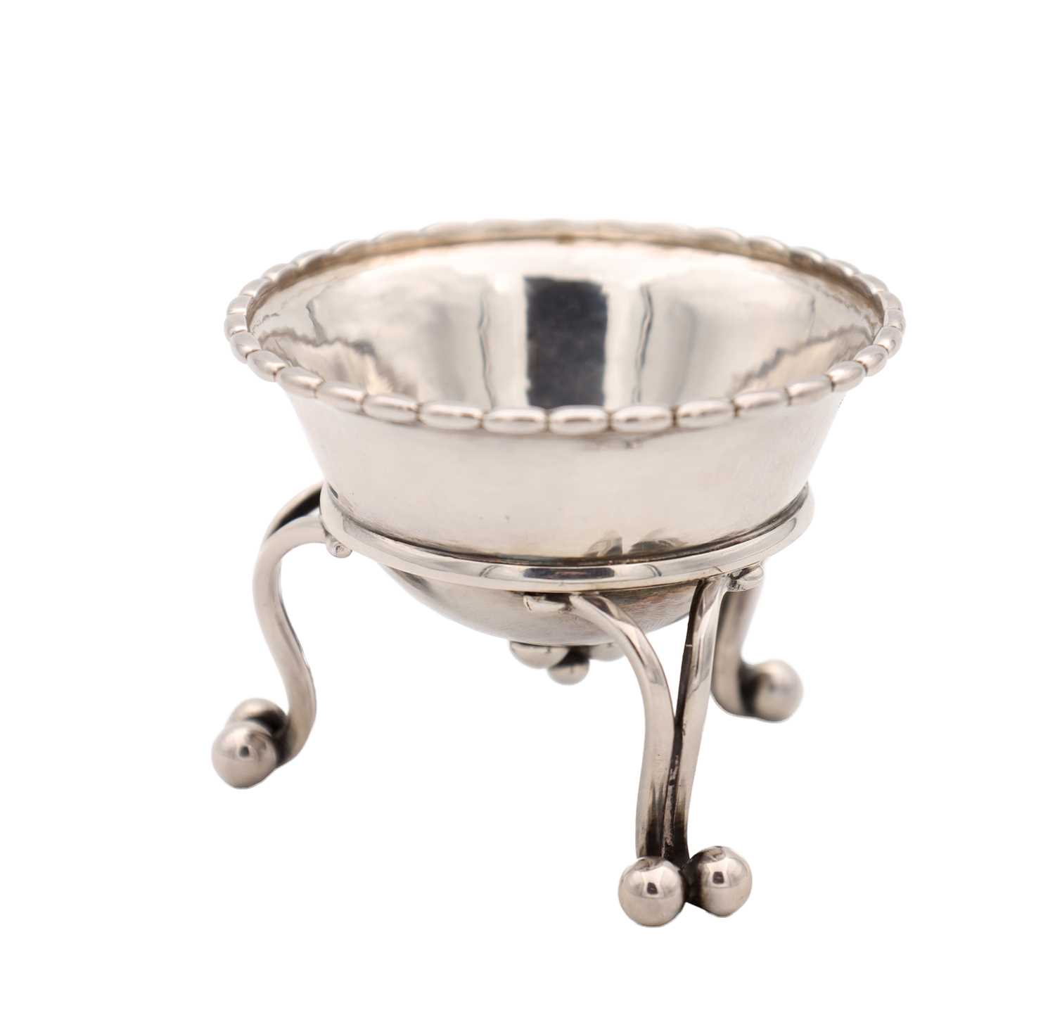 Lot AN EARLY 20TH CENTURY GEORG JENSEN SILVER SALT CELLAR