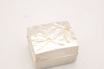 Lot ANGUS MCFADYEN A CONTEMPORARY SILVER AND 18CT GOLD INLAID BOX