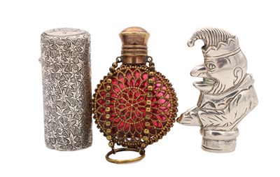 Lot A COLLECTION OF THREE SILVER AND GLASS SCENT AND VESTA ITEMS