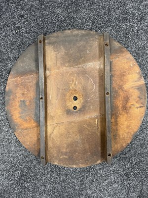 Lot 87 - JOHN SIMPSON, READING. AN IMPRESSIVE 18TH CENTURY EIGHT-DAY WEIGHT-DRIVEN JAPANNED TAVERN CLOCK