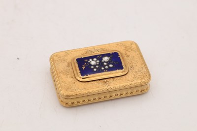 Lot 162 - A FINE 19TH CENTURY 18CT GOLD SNUFF BOX WITH SECRET CLOCK