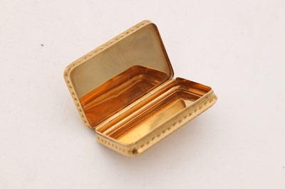 Lot 162 - A FINE 19TH CENTURY 18CT GOLD SNUFF BOX WITH SECRET CLOCK