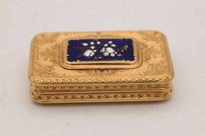 Lot 162 - A FINE 19TH CENTURY 18CT GOLD SNUFF BOX WITH SECRET CLOCK