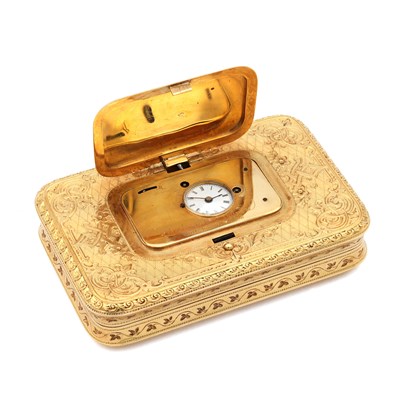 Lot 162 - A FINE 19TH CENTURY 18CT GOLD SNUFF BOX WITH SECRET CLOCK
