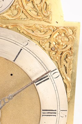 Lot 6 - JAMES CHATER, LONDON. A GEORGE III 8" ARCHED BRASS DIAL LANTERN CLOCK