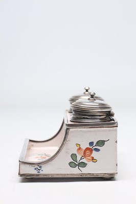 Lot GUSTAVE KELLER, PARIS. A LATE 19TH CENTURY SILVER AND ENAMEL DOUBLE INKWELL