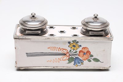 Lot GUSTAVE KELLER, PARIS. A LATE 19TH CENTURY SILVER AND ENAMEL DOUBLE INKWELL