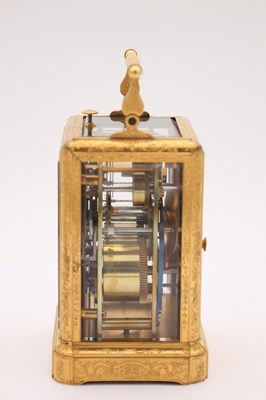 Lot 138 - PAUL GARNIER. A MID 19TH CENTURY FRENCH ENGRAVED GILT BRASS REPEATING CARRIAGE CLOCK