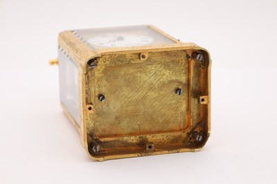 Lot 138 - PAUL GARNIER. A MID 19TH CENTURY FRENCH ENGRAVED GILT BRASS REPEATING CARRIAGE CLOCK