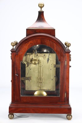 Lot 34 - GEORGE WILKINS, SOHO. A REGENCY FIGURED MAHOGANY QUARTER CHIMING BRACKET CLOCK WITH ALARM