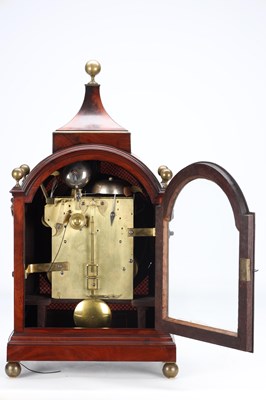 Lot 34 - GEORGE WILKINS, SOHO. A REGENCY FIGURED MAHOGANY QUARTER CHIMING BRACKET CLOCK WITH ALARM