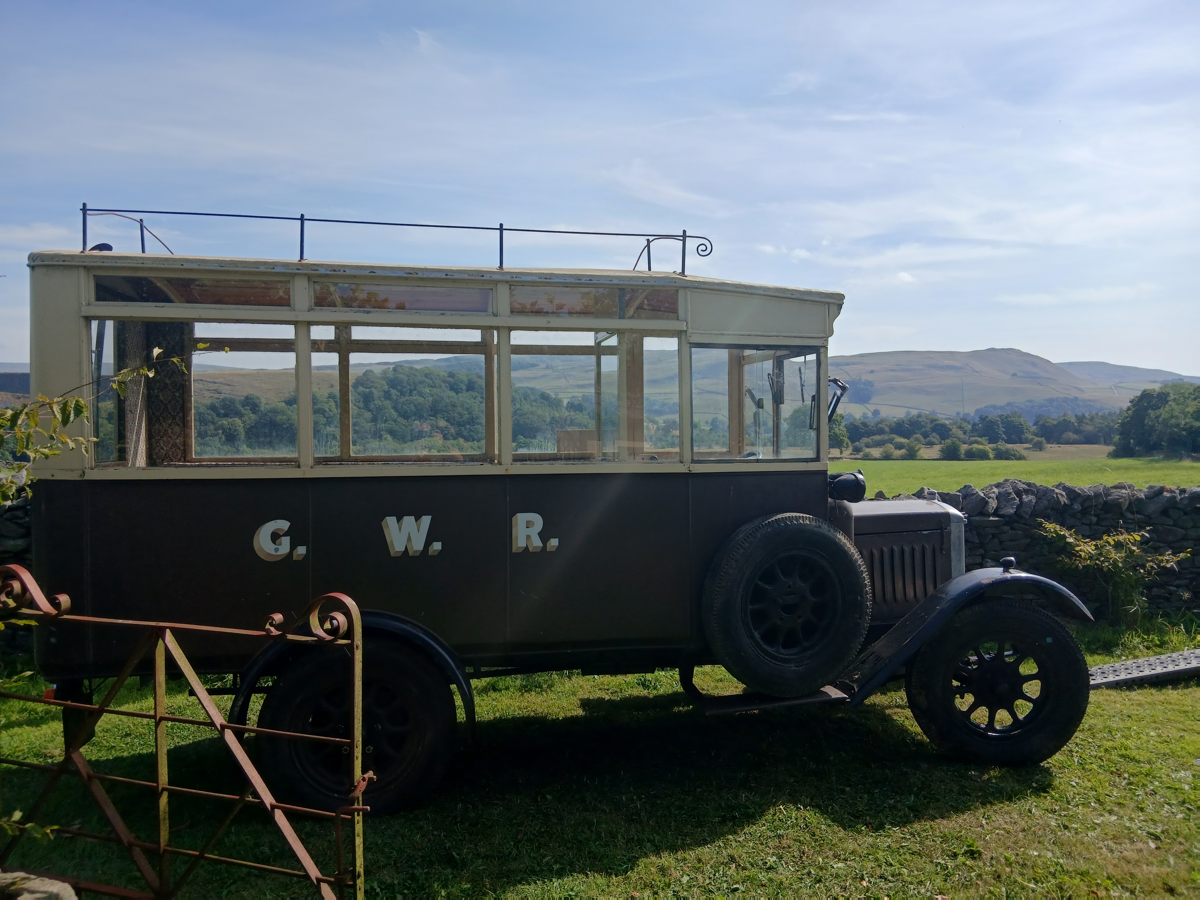 Lot 1373 - A RARE 1926 MORRIS MODEL T MINIBUS