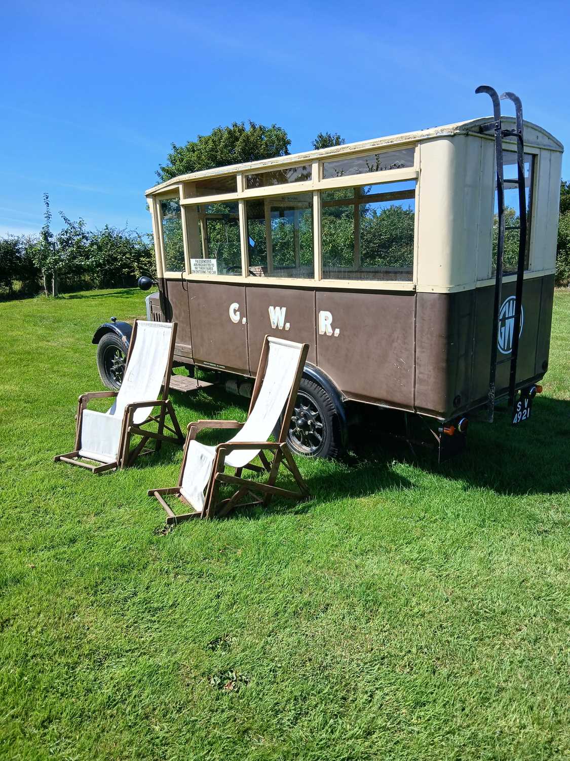 Lot 1373 - A RARE 1926 MORRIS MODEL T MINIBUS