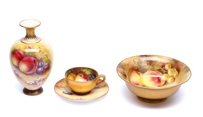 Lot THREE EARLY 20TH CENTURY ROYAL WORCESTER HAND-PAINTED FRUIT-DECORATED PORCELAIN PIECES