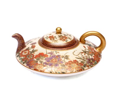Lot A JAPANESE MEIJI PERIOD SATSUMA TEAPOT