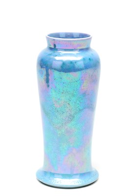 Lot AN EARLY 20TH CENTURY RUSKIN POTTERY BLUE LUSTRE VASE