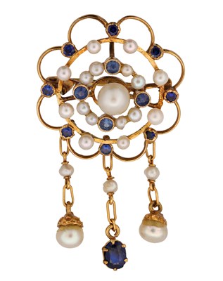 Lot AN EDWARDIAN SAPPHIRE AND PEARL 14CT YELLOW GOLD BROOCH