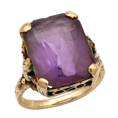 Lot A LARGE AMETHYST AND 9CT YELLOW GOLD RING