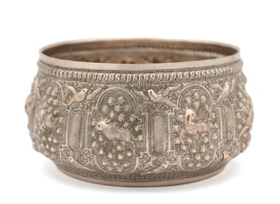 Lot AN INDIAN SILVER BOWL