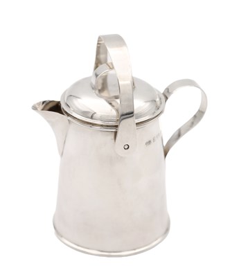 Lot AN EDWARDIAN ENGLISH SILVER NOVELTY WATERING CAN CREAM JUG