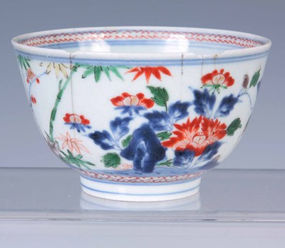 Lot 69 - AN 18TH/19TH CENTURY ORIENTAL PORCELAIN BOWL...