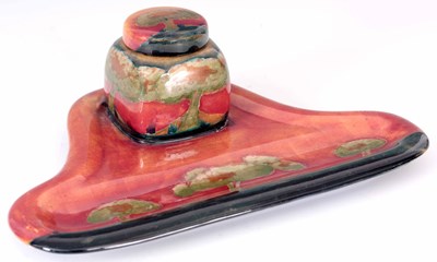 Lot 37 - AN EARLY 20th CENTURY WILLIAM MOORCROFT...