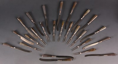 Lot 225 - A part set of George III AGATE HANDLED TABLE...