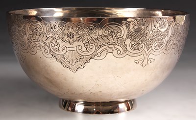 Lot 218 - A George V SILVER shallow footed deep FRUIT...