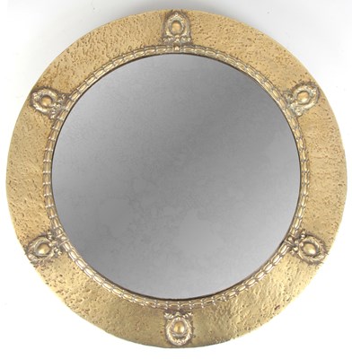 Lot 647 - AN EARLY / MID 20TH CENTURY CIRCULAR BRASS...