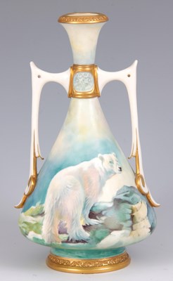 Lot 66 - Att. HARRY DAVIS - A RARE ROYAL WORCESTER...