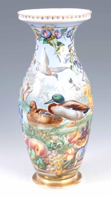 Lot 86 - A LATE 19TH/EARLY 20TH CENTURY PARIS TYPE TALL...