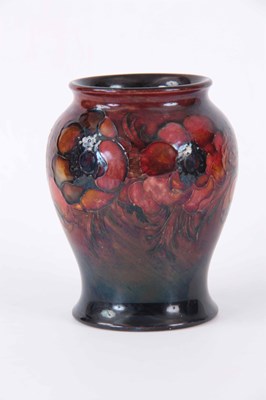 Lot 38 - A 20TH CENTURY WALTER MOORCROFT FLAMBE GLAZED...