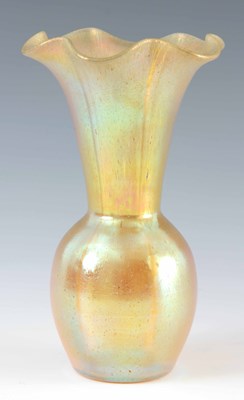 Lot 13 - AN EARLY 20TH CENTURY AUSTRIAN IRIDESCENT GOLD...