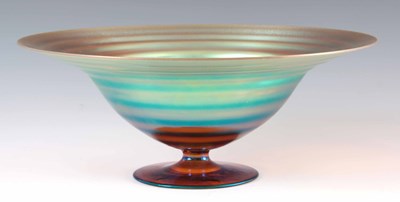 Lot 15 - A 20TH CENTURY WMF IKORA GLASS IRIDESCENT...