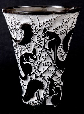 Lot 27 - R. LALIQUE SENART GLASS VASE decorated with...