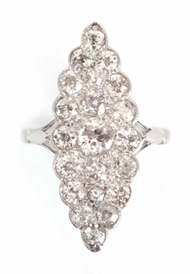 Lot 191 - AN EARLY 20th CENTURY PLATINUM MARQUISE...