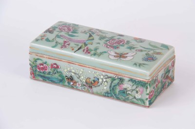 Lot 84 - A 19TH CENTURY CHINESE PORCELAIN CELADON...