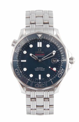 Lot 194 - A GENTLEMAN'S STEEL OMEGA SEAMASTER DIVERS...